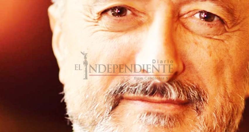 Arturo Pérez-Reverte, un navegante entre el caos