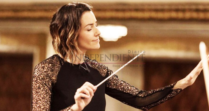 Entregan medalla 'La Mujer del Año' a Alondra de la Parra