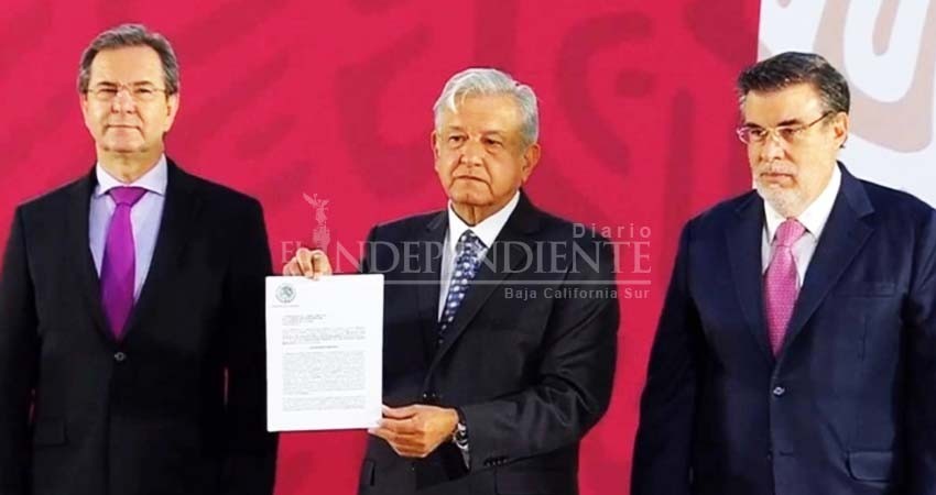 Compromiso cumplido maestras y maestros de México: López Obrador