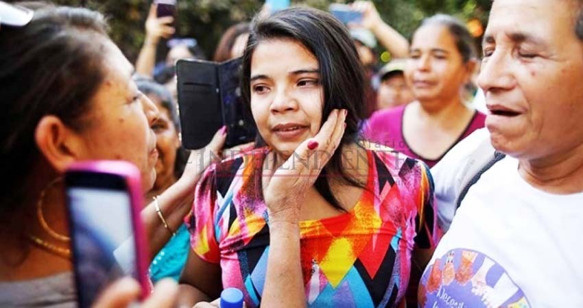 Liberan a mujer acusada de abortar en El Salvador; fue violada