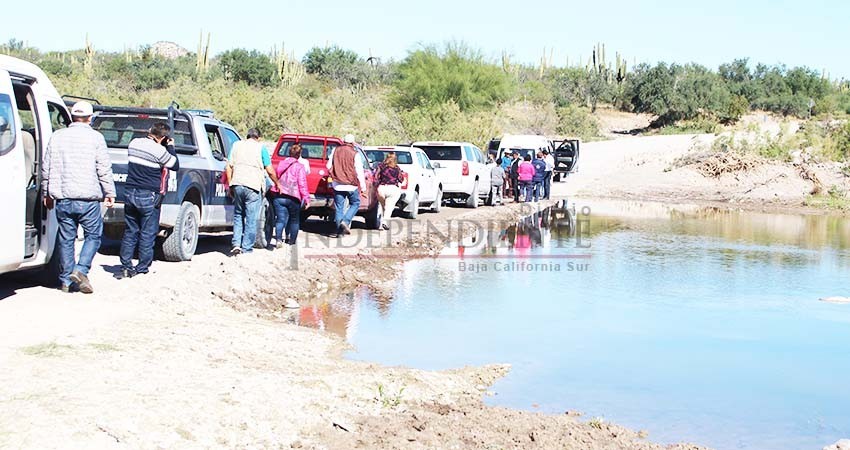 Promete Alcalde de La Paz mantenimiento regular a caminos rurales en La Paz