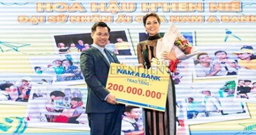 Miss Vietnam cumple promesa a su madre y dona su premio