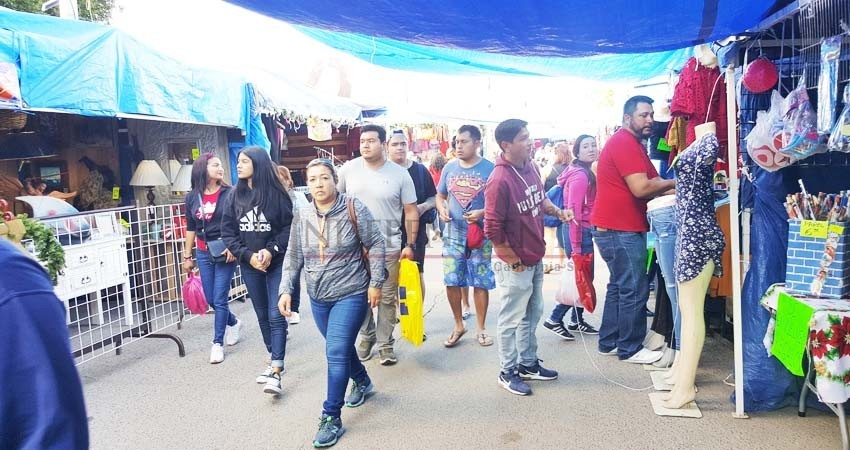 Incrementó 40% concurrencia del Tianguis Navideño en La Paz: Comerciantes