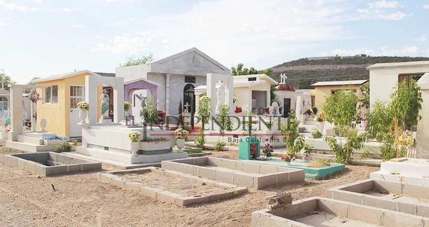 Panteones operan con el 25% de trabajadores; sindicalizados aún no regresan de vacaciones