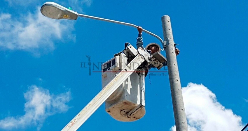 Requieren atención 5 mil luminarias de La Paz