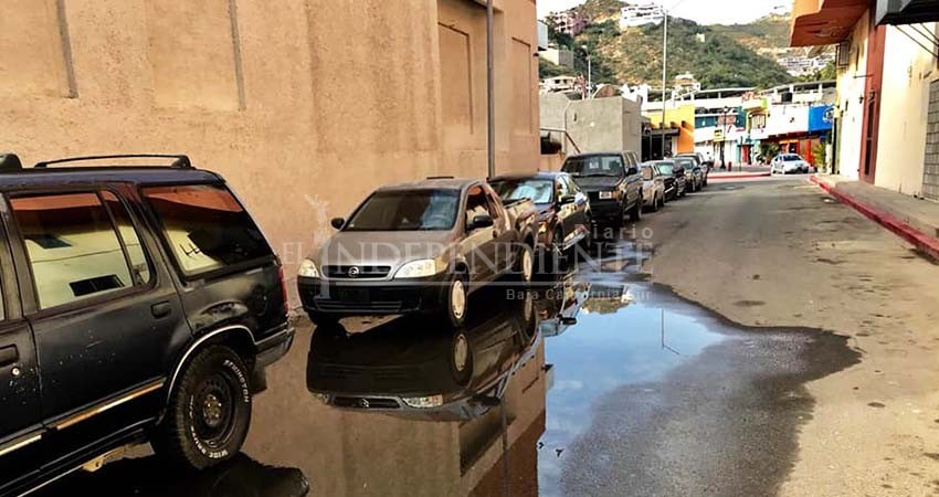 En plena temporada alta zona turística de CSL llena de aguas negras