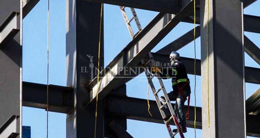 Constructores advierten alza de precios por desabasto de combustibles