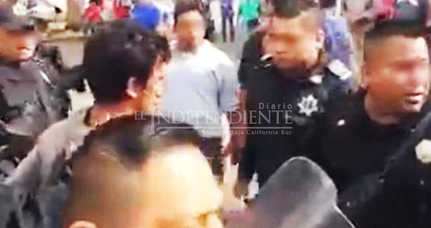 Evitan policías linchamiento en parque de Tuxtla Gutiérrez