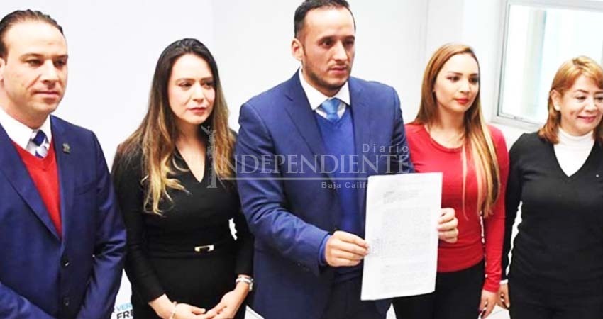 Denuncian a 4 funcionarios de Veracruz por tomar protesta sin haber nacido en la entidad