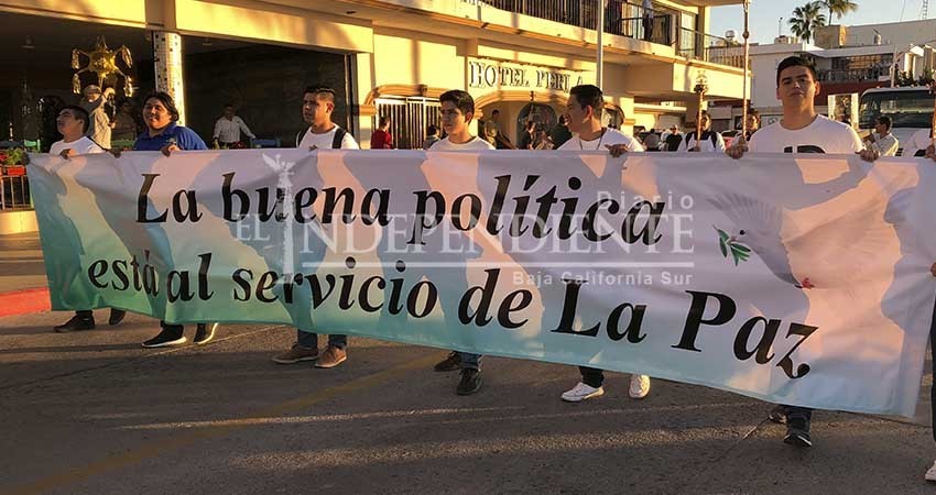 En La Paz, miles de ciudadanos marchan por la paz en la entidad