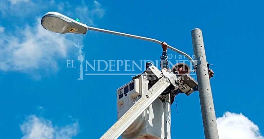 Se compromete Rubén Muñoz arreglar en 6 meses alumbrado de La Paz