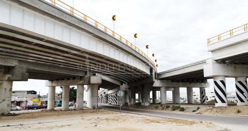 Entregan Arquitectos de Los Cabos documento para audiencia con nuevo titular de la SCT en BCS