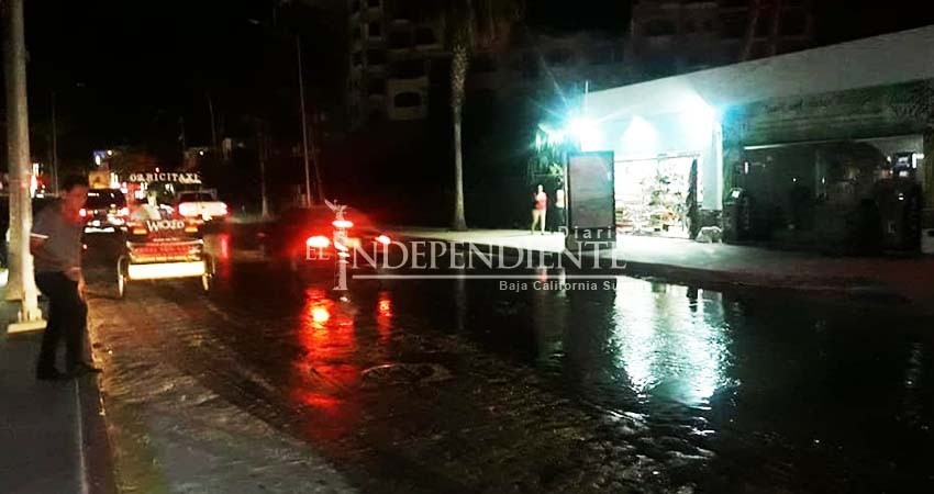 Reportan empresarios del centro de CSL más de 15 derrames de agua en la zona