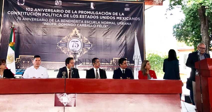 Conmemoran el 102 aniversario de la Constitución Mexicana y 75 años de la BENU