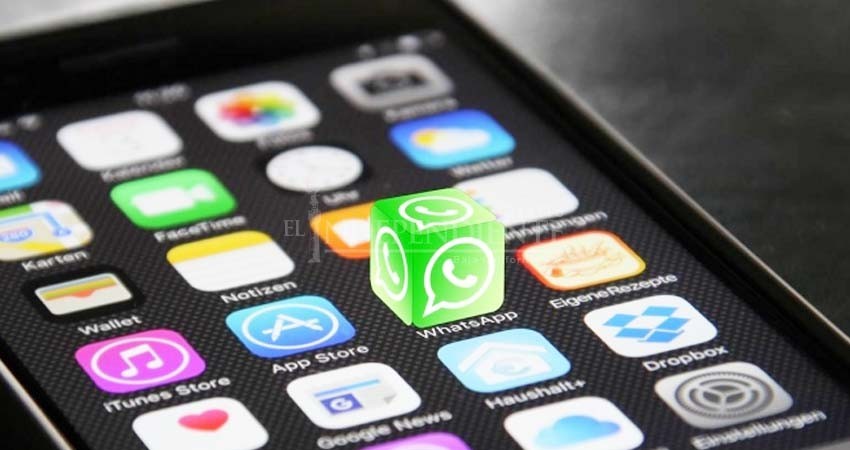 Deja de esconder el teléfono… Whatsapp ya protege tus 'chats'