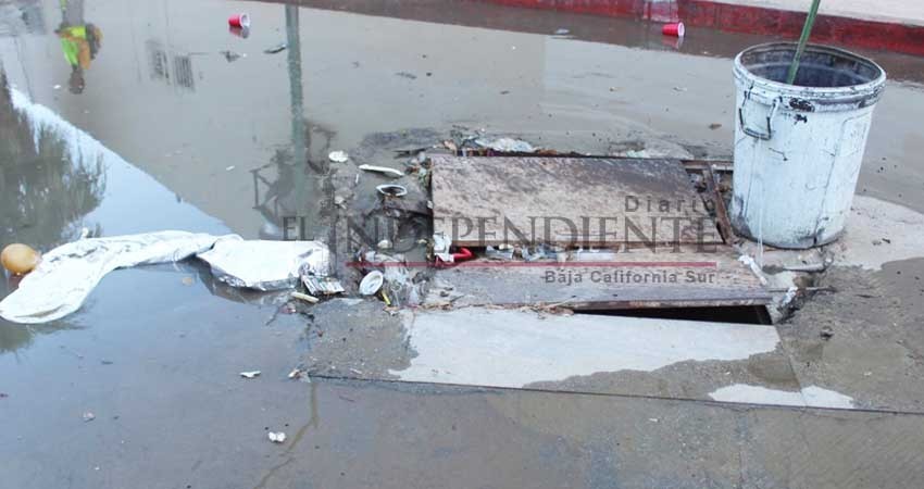 Continúan aguas negras inundando a Los Cabos; autoridades cruzadas de brazos