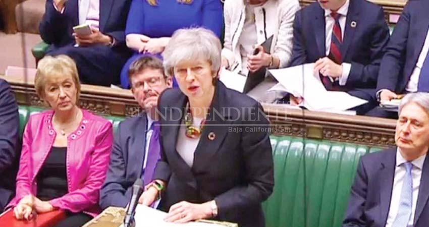 La premier pide más tiempo para el Brexit