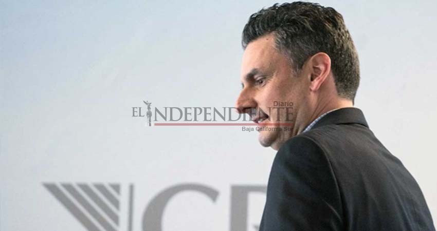 Acusa López Obrador a titular de la CRE de conflicto de interés