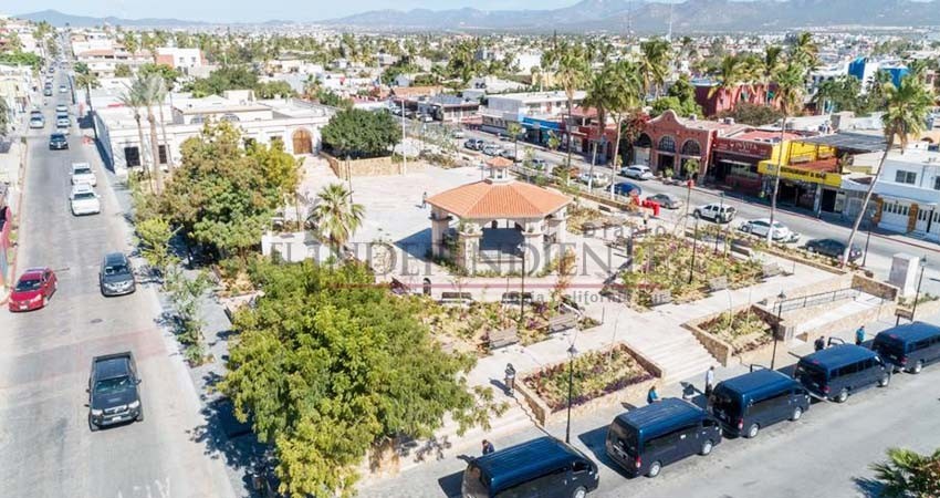 Piden asociaciones e IP al Ayuntamiento se responsabilice del mantenimiento de la plaza Amelia Wilkes