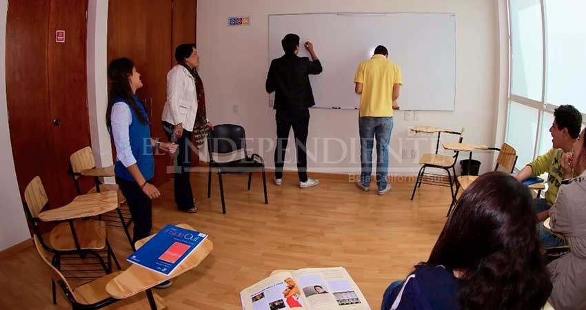 Denuncia maestra de inglés "Programa de tiempo completo no nos paga y estamos desertando"