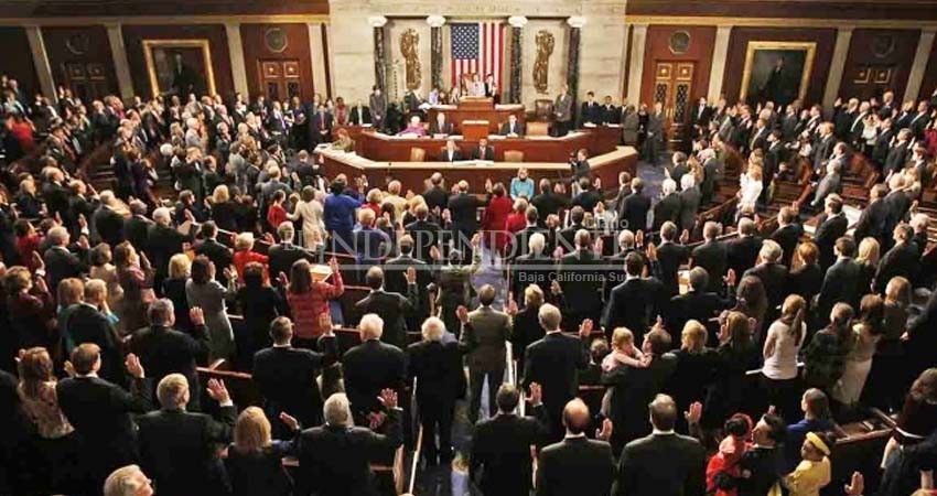 Cámara baja de EU aprueba medida para control de armas