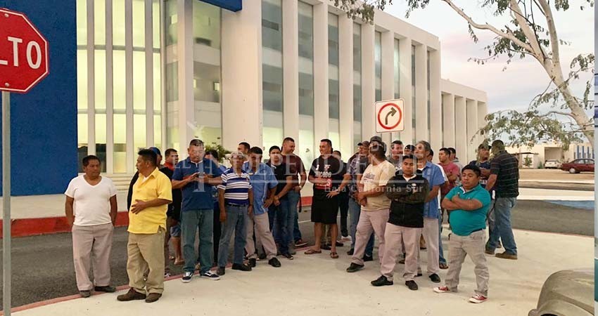 Denuncia abogado privación de libertad de taxista tras choque de Uber