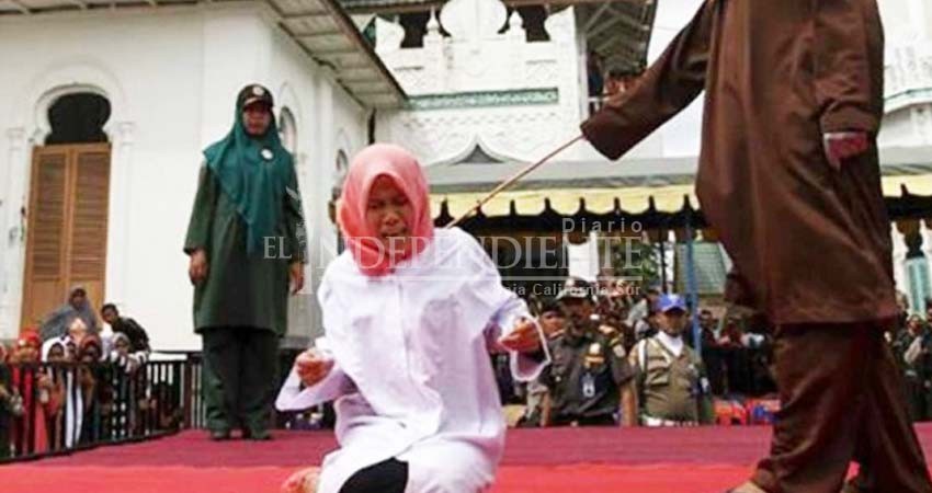 Latiguean a nueve mujeres por participar en protestas en Sudán