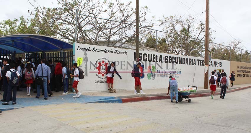 Cupo lleno en Secundaria Técnica 16 de CSL; Sep tendrá que reubicar a 161 alumnos