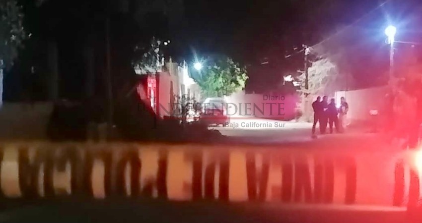 Lo balearon e intentó huir pero ya no alcanzó; murió dentro de un domicilio