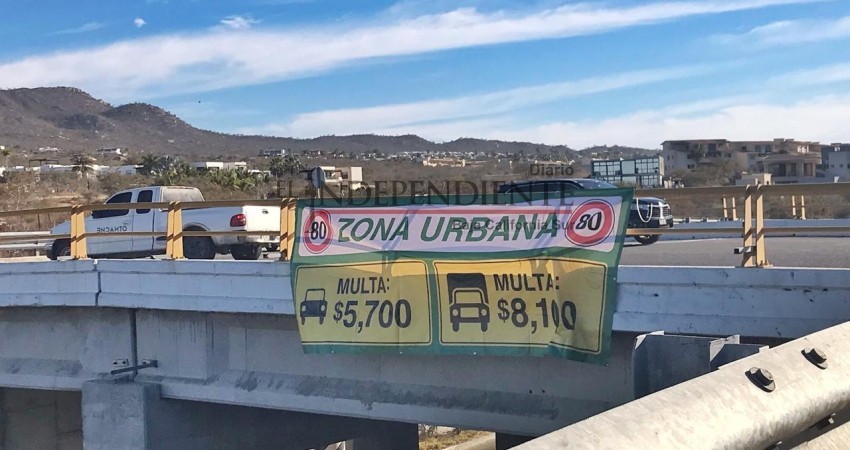 Mal colocadas y vandalizadas las lonas informativas de El Tezal en CSL