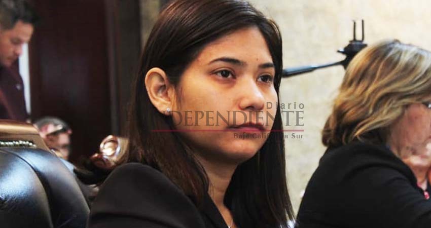 Oscar Leggs y Armida Castro deben priorizar funciones públicas antes que conflictos personales: Regidora Serrato