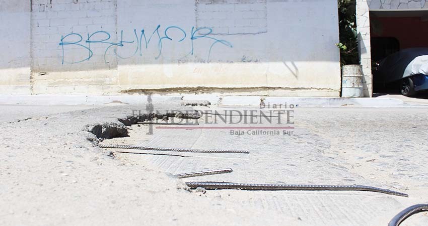 Innecesario que pretendan gastar en renta de vehículos; mejor que arreglen las calles