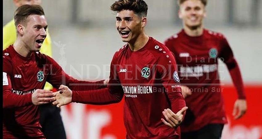 Joven promesa del futbol mexicano, estadounidense o chileno