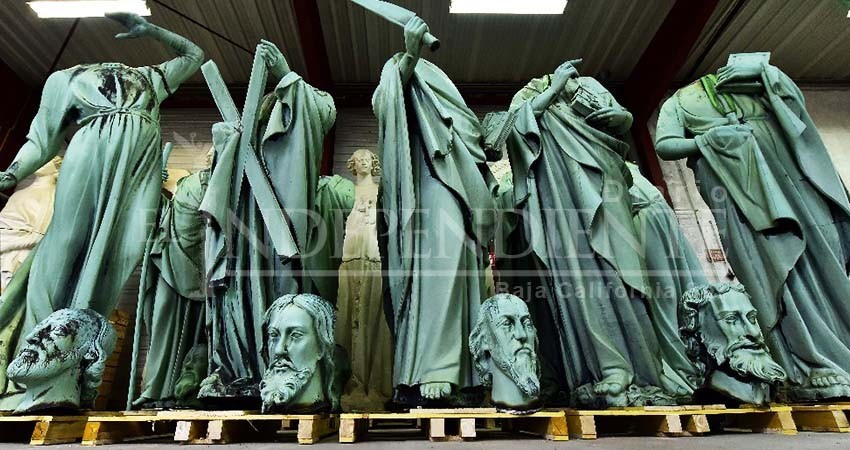 Estatuas del tejado de Notre Dame, en restauración, libraron el fuego