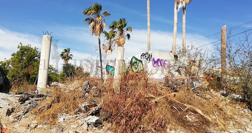 Siguen apareciendo basureros clandestinos en Cabo San Lucas