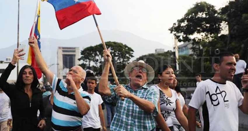 Venezuela vive momento crítico por rebelión contra Maduro