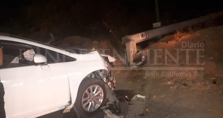 Accidente en el Corredor Turístico deja sin alumbrado ni semáforos a CSL