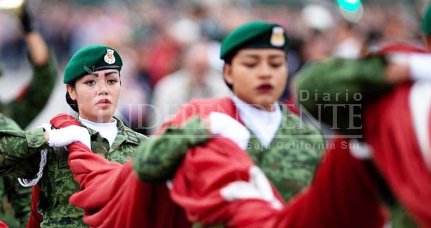 Expide López Obrador decreto en favor de mujeres militares