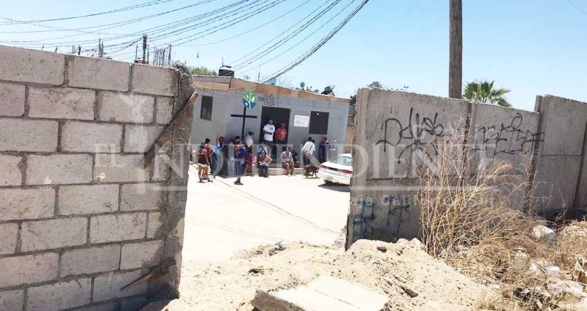 Problemas entre vecinos del Paraíso del Sol por barda colindante con invasión