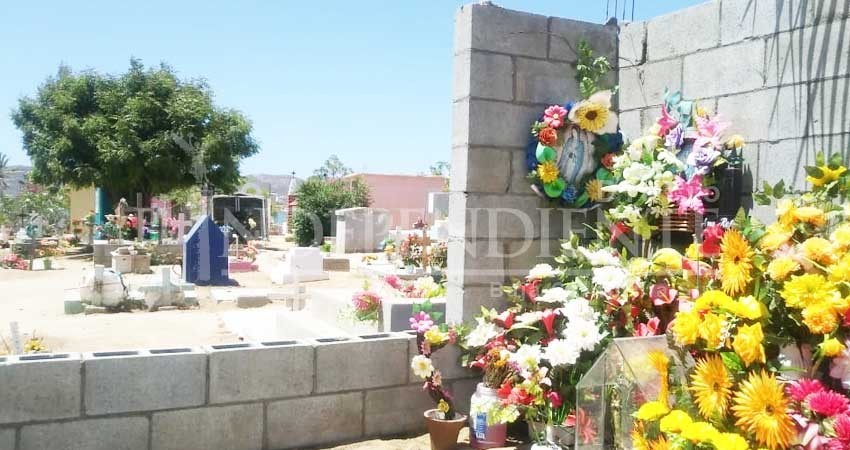 No todo fue celebración y festejo en el Día de las Madres; panteones, la otra cara de la moneda