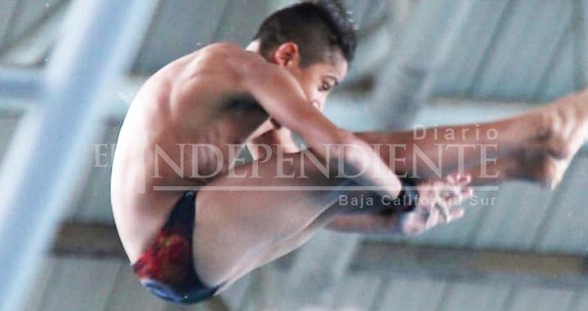 Suma clavados plata y bronce en Yucatán