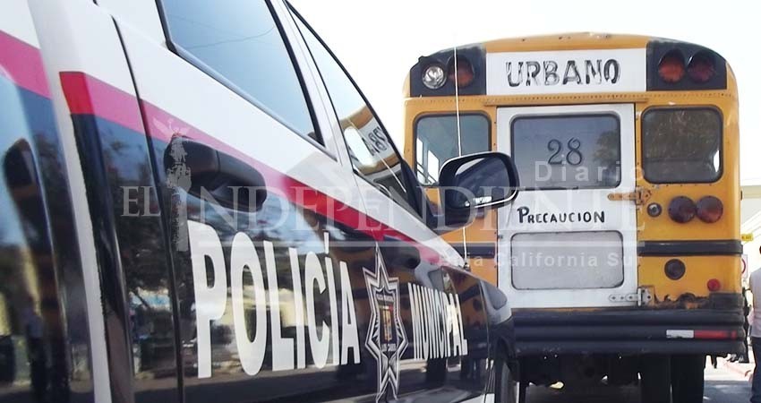 No solo multa económica a choferes de transporte que hagan uso del celular, también sanción disciplinaria, afirma director de Transporte