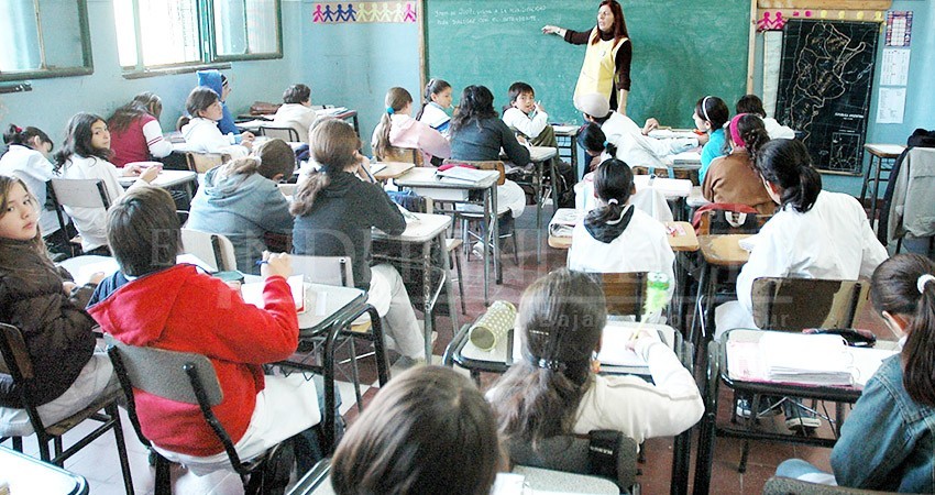 12 mil maestros de BCS celebrarán su día hoy 15 de mayo