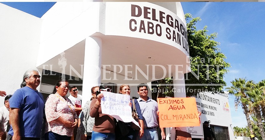 Inconformes vecinos de colonia Miranda de CSL por falta de agua potable