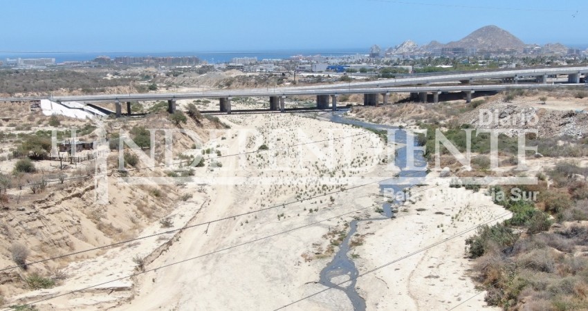 Grave contaminación de arroyo El Salto Seco en Cabo San Lucas