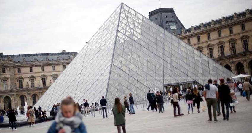 Cierra el Museo del Louvre por conflicto laboral