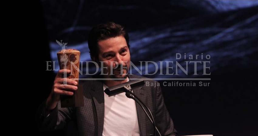 Diego Luna es galardonado como “Artista Distinguido” en ISPA 2019