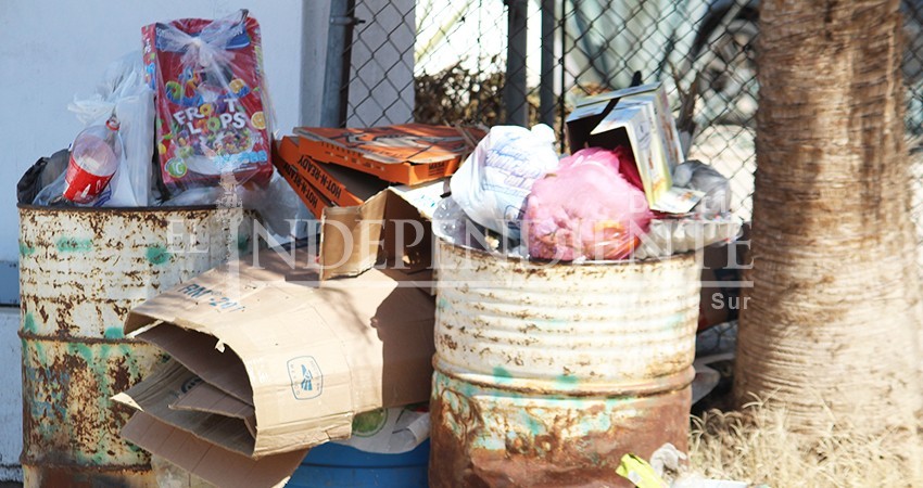 Piden a paceños no tirar la basura por paro de burócratas