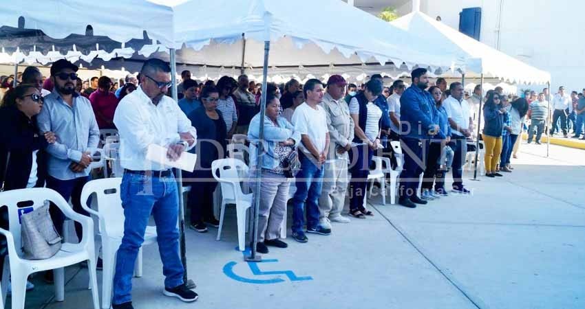 Vuelven a labores los burócratas del Ayuntamiento de La Paz