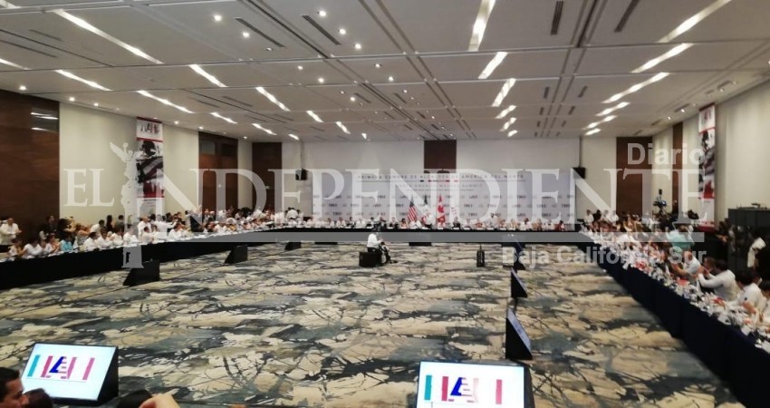 Preside AMLO 1er Cumbre de Alcaldes de América del Norte en Los Cabos